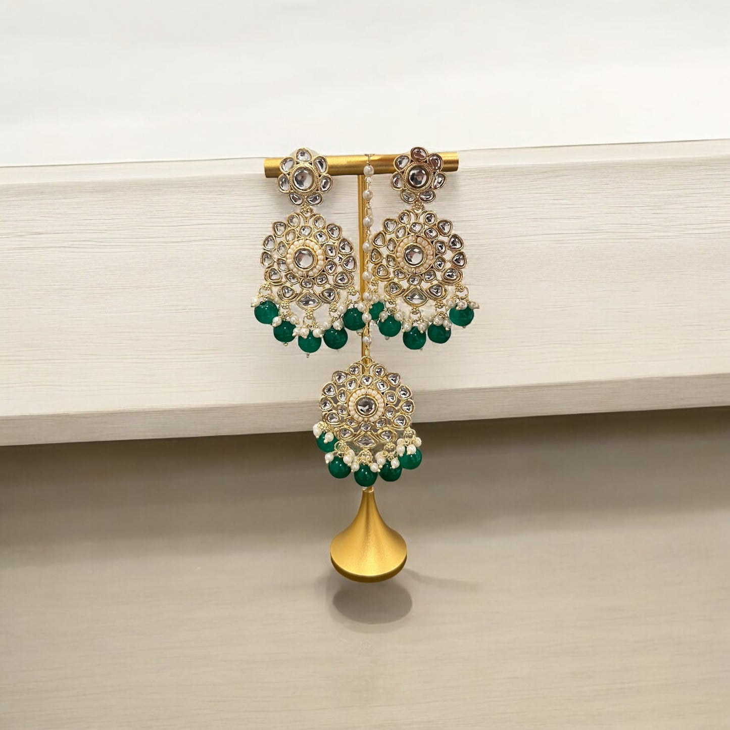 Azirah Earring & Teeka Set