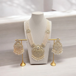 Inaya Necklace Set