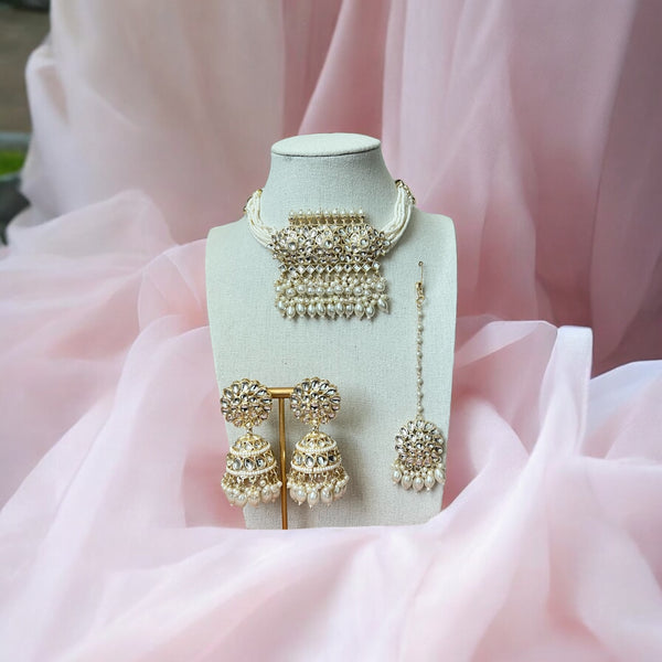 Nishaara Necklace Set