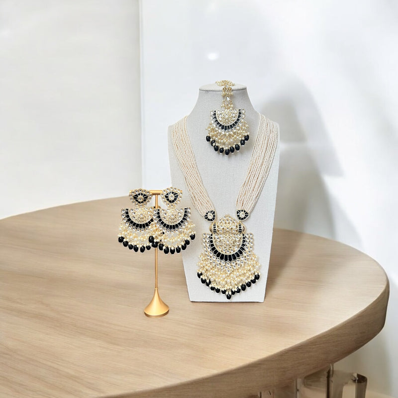 Kaliyani  Necklace Set