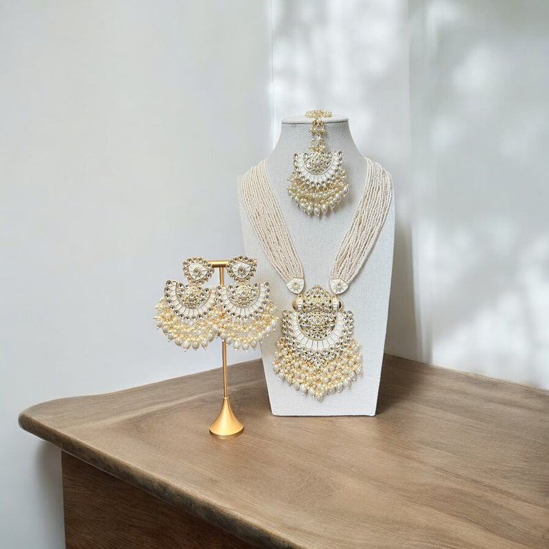 Kaliyani  Necklace Set